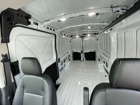 New 2025 Ford Transit 250 148 Medium Roof image 20
