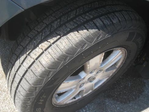 Used 2010 Mercury Mariner 4WD image 29