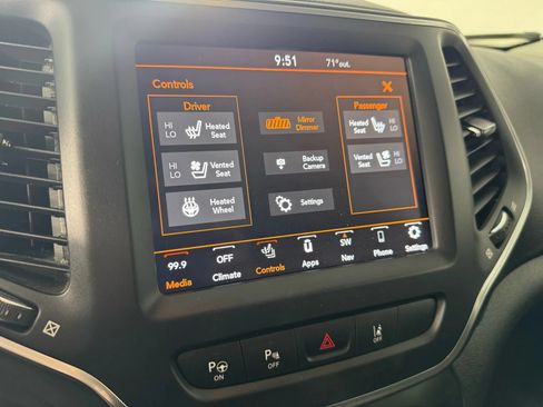Used 2023 Jeep Cherokee Altitude Lux w/ Lux Elite Package AWD/4WD image 19