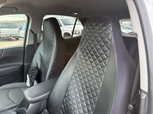 Used 2019 Chevrolet Equinox LT image 11