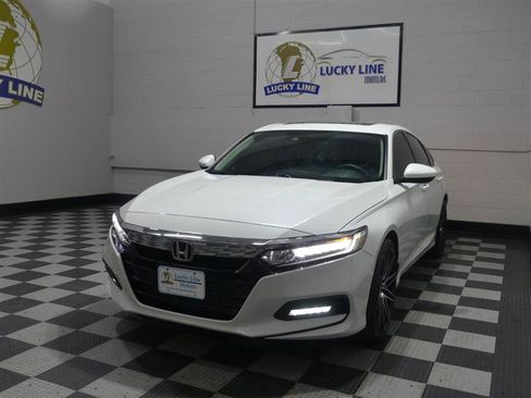 Used 2019 Honda Accord EX image 4