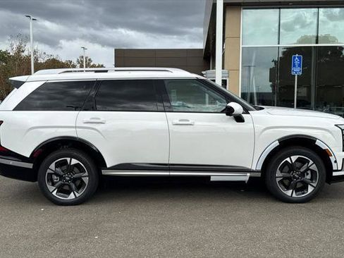 New 2026 Hyundai Palisade Limited image 3