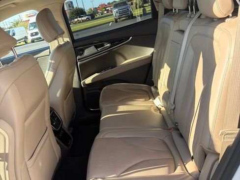 Used 2022 Lincoln Nautilus Reserve w/ Luxury Package FWD image 7