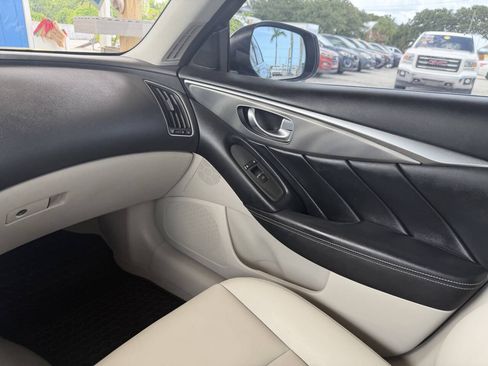 Used 2015 INFINITI Q50 w/ Moonroof Package RWD image 12