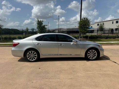 Used 2011 Lexus LS 460 L w/ Rear Seat Upgrade Pkg AWD/4WD image 2