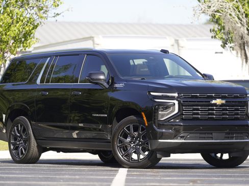 New 2026 Chevrolet Suburban High Country AWD/4WD image 2