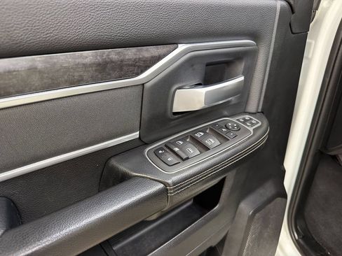 Used 2024 RAM 3500 Big Horn w/ Night Edition AWD/4WD image 31
