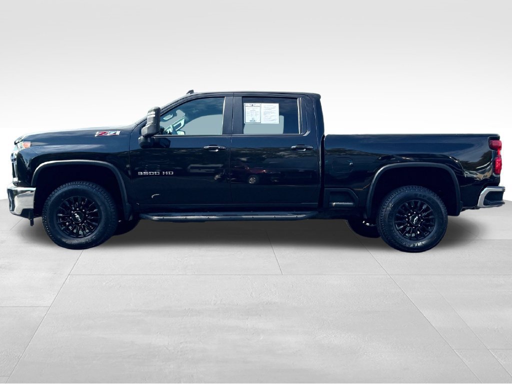 Used 2022 Chevrolet Silverado 3500 LT w/ Convenience Package AWD/4WD image 4