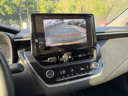 Used 2023 Toyota Corolla LE FWD image 9