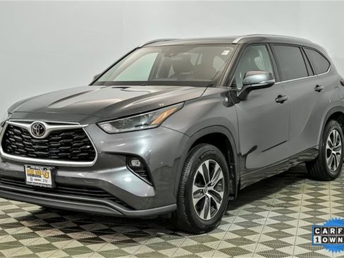 Used 2021 Toyota Highlander XLE image 4