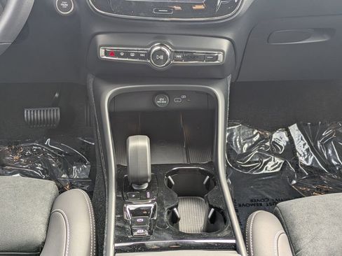 New 2026 Volvo XC40 B5 Ultra w/ Protection Package Premier image 20