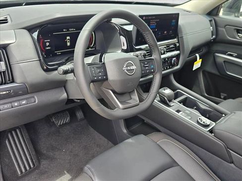 New 2026 Nissan Pathfinder SL AWD/4WD image 3