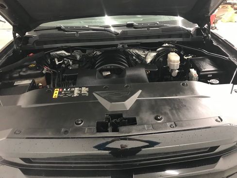 Used 2018 Chevrolet Silverado 1500 LT w/ All Star Edition image 41