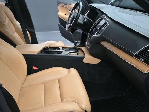 Used 2017 Volvo XC90 T6 Inscription w/ Vision Package AWD/4WD image 12