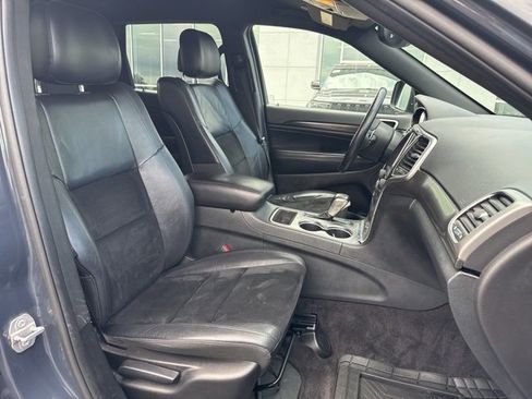 Used 2017 Jeep Grand Cherokee Altitude image 22