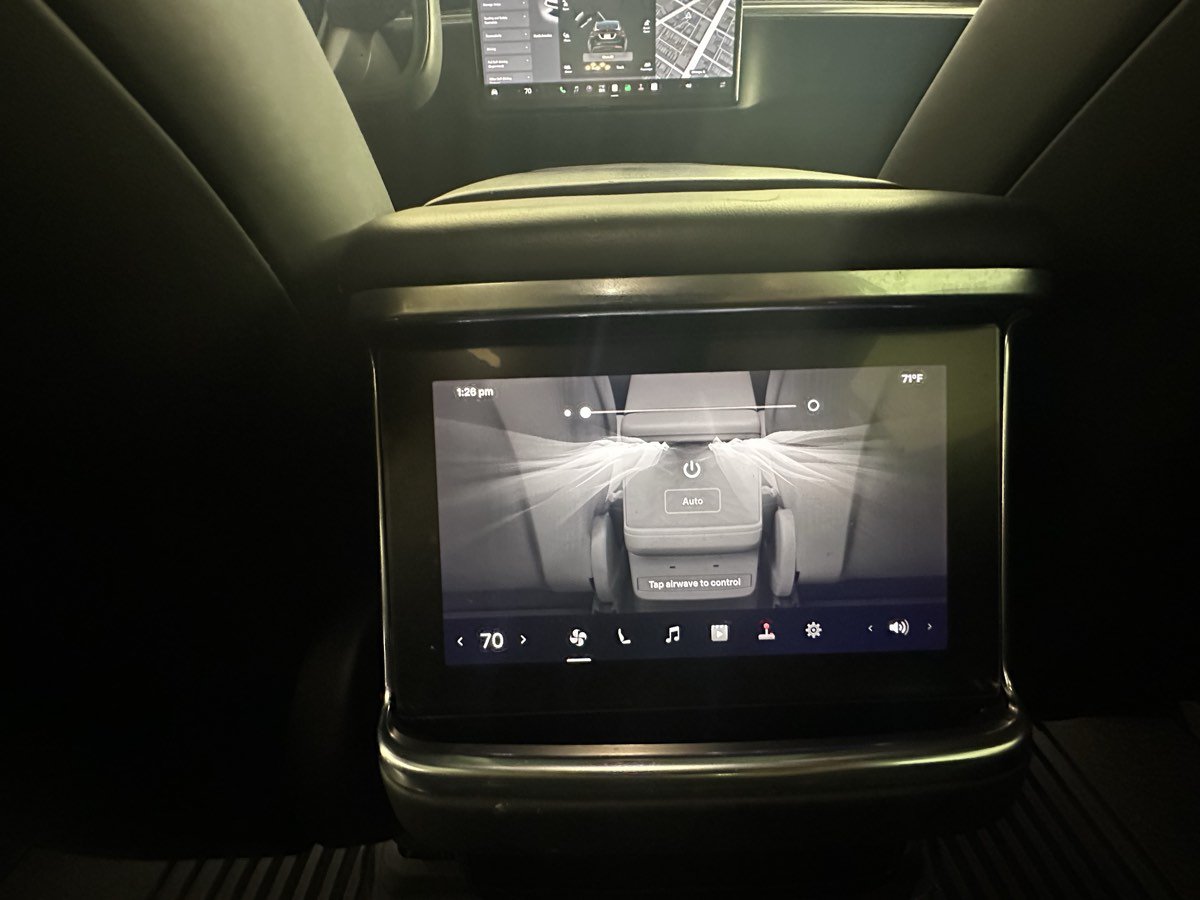 Used 2022 Tesla Model X AWD/4WD image 25