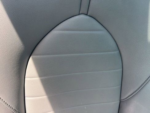 Used 2021 Toyota Highlander XLE FWD image 39