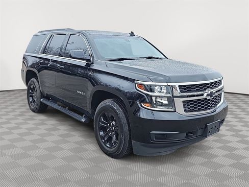 Used 2019 Chevrolet Tahoe LS image 3