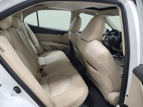 Used 2019 Toyota Camry SE image 19