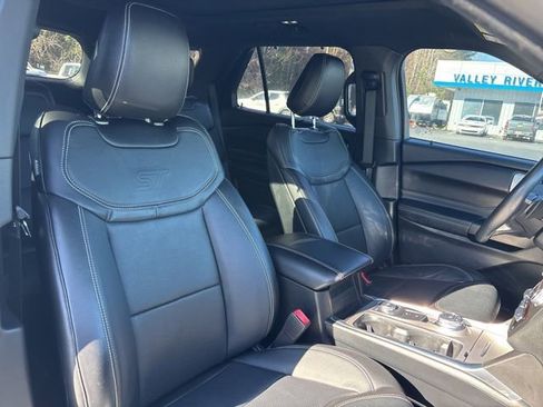 Used 2020 Ford Explorer ST w/ ST Street Pack image 32