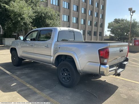 Used 2020 Toyota Tacoma SR5 RWD image 5