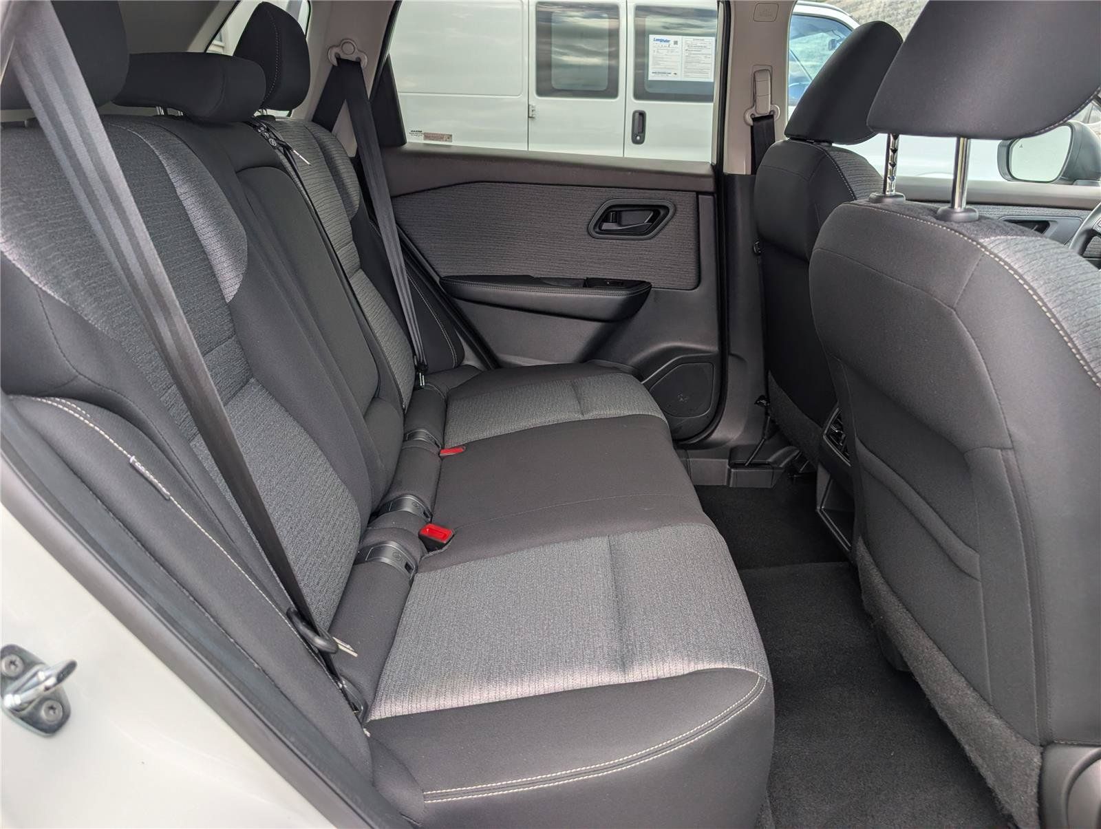 Used 2021 Nissan Rogue S AWD/4WD image 12
