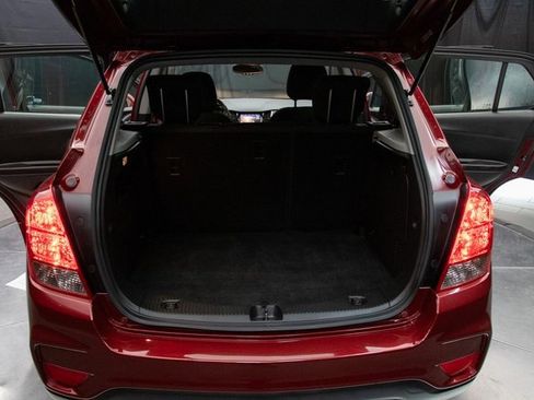 Used 2021 Chevrolet Trax LS image 19