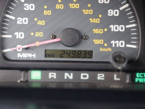 Used 2000 Toyota 4Runner SR5 w/ Upgrade Value Pkg 2 RWD image 27