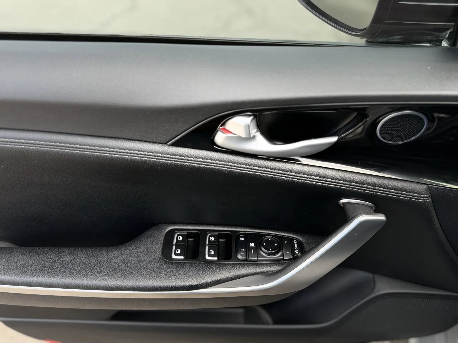 Used 2022 Kia Stinger GT-Line RWD image 24