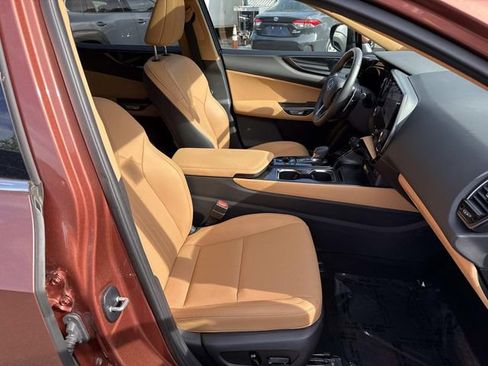 Used 2025 Lexus NX 250 AWD w/ Accessory Package (2T) image 9