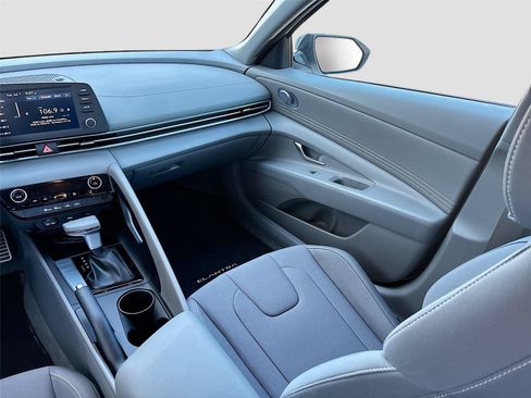 Certified 2025 Hyundai Elantra Sport FWD image 23