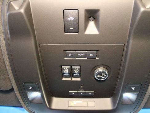 Used 2016 Cadillac Escalade Platinum image 27