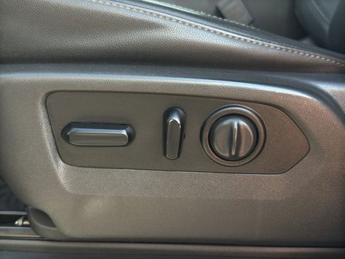 Used 2021 Chevrolet Silverado 2500 LTZ w/ LTZ Texas Edition image 19