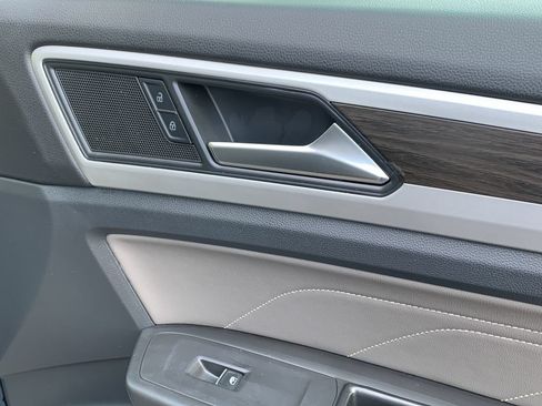Used 2022 Volkswagen Atlas SE w/ Panoramic Sunroof Package AWD/4WD image 34