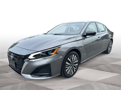 Used 2024 Nissan Altima 2.5 SV