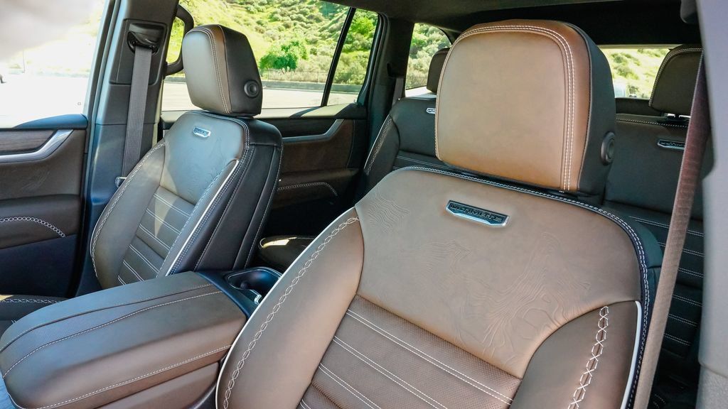 New 2026 GMC Acadia Denali Ultimate AWD/4WD image 14