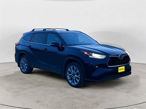 Used 2022 Toyota Highlander Limited image 7