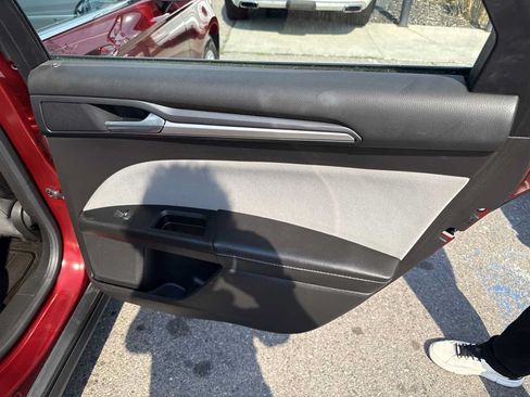Used 2013 Ford Fusion S FWD image 16