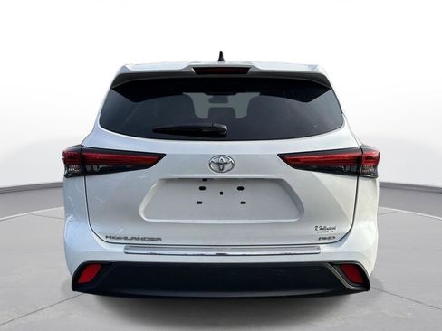 Used 2023 Toyota Highlander L image 7