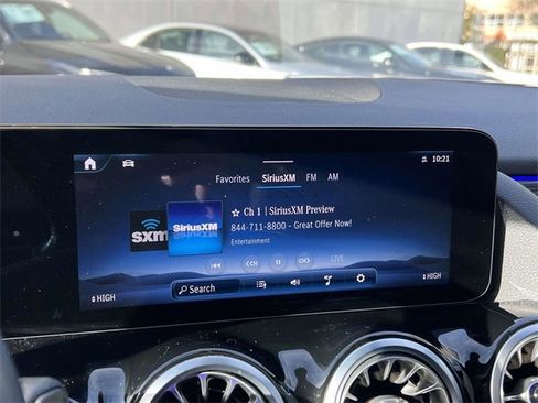 Used 2025 Mercedes-Benz GLA 250 4MATIC image 27