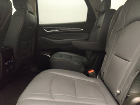 Used 2018 Buick Enclave Essence AWD/4WD image 18