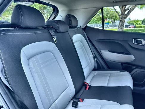 Used 2024 Hyundai Venue SEL FWD image 26
