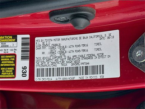 Used 2018 Toyota Tacoma SR image 27