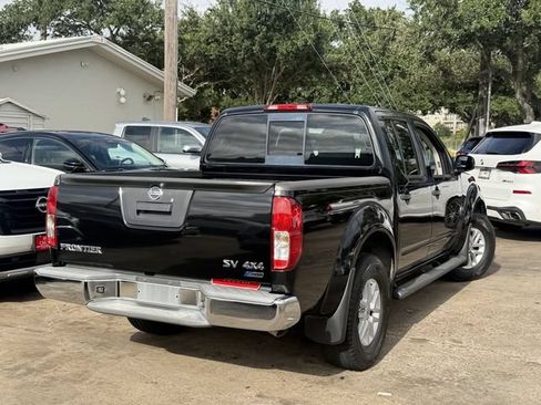 Used 2018 Nissan Frontier SV AWD/4WD image 5