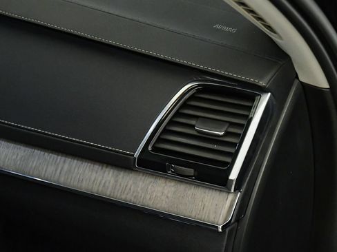 Certified 2023 Volvo XC90 T8 Ultimate AWD/4WD image 17
