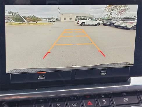 Used 2023 GMC Sierra 1500 Elevation image 17