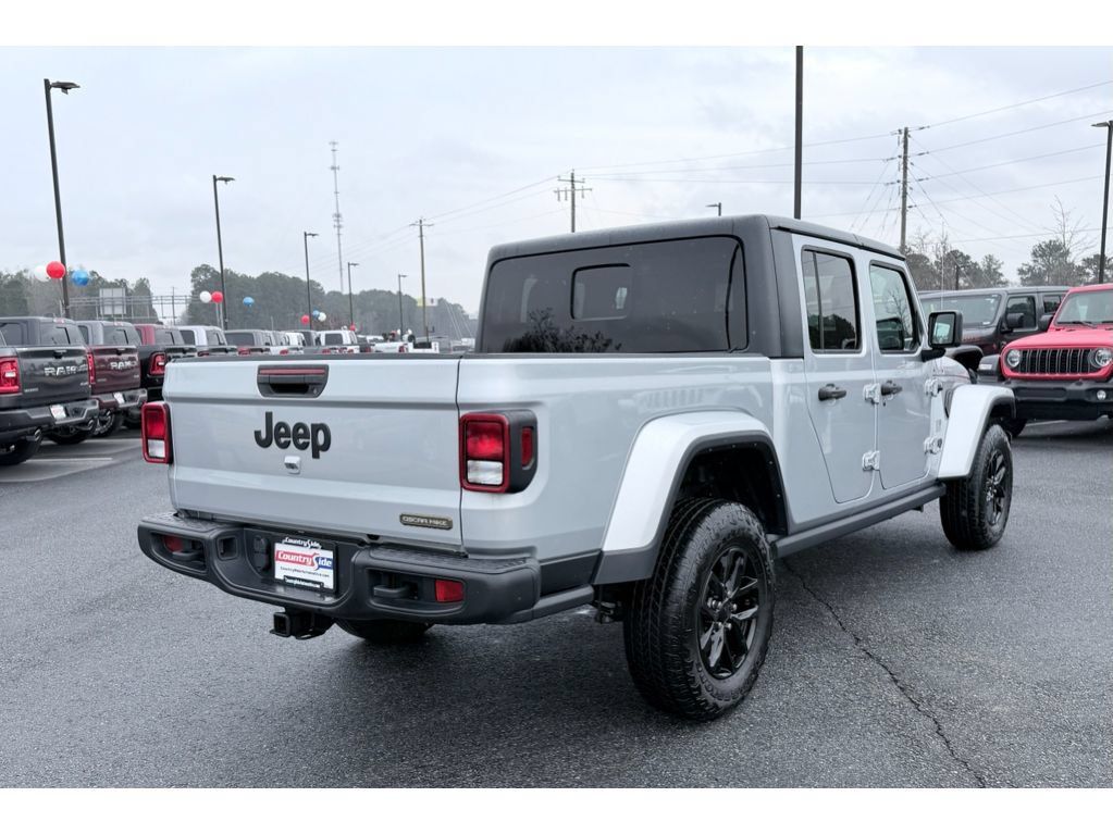 Used 2023 Jeep Gladiator Sport AWD/4WD image 7