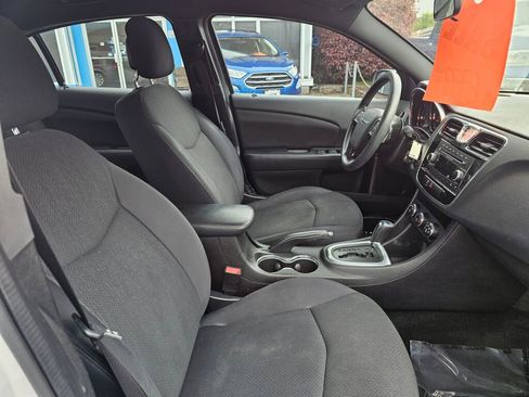 Used 2013 Chrysler 200 LX FWD image 11