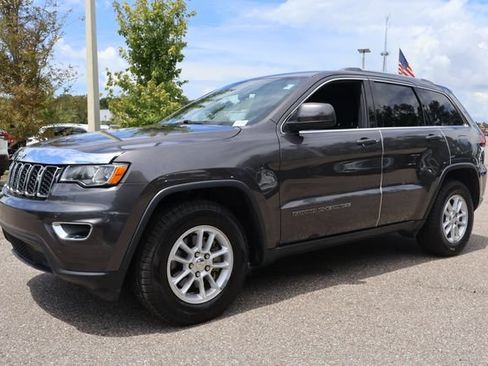 Used 2019 Jeep Grand Cherokee Laredo RWD image 4