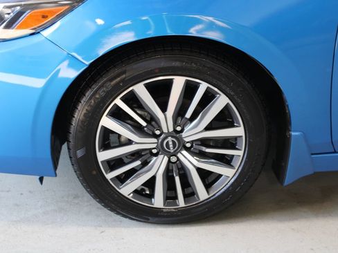 Used 2025 Nissan Sentra SV FWD image 4